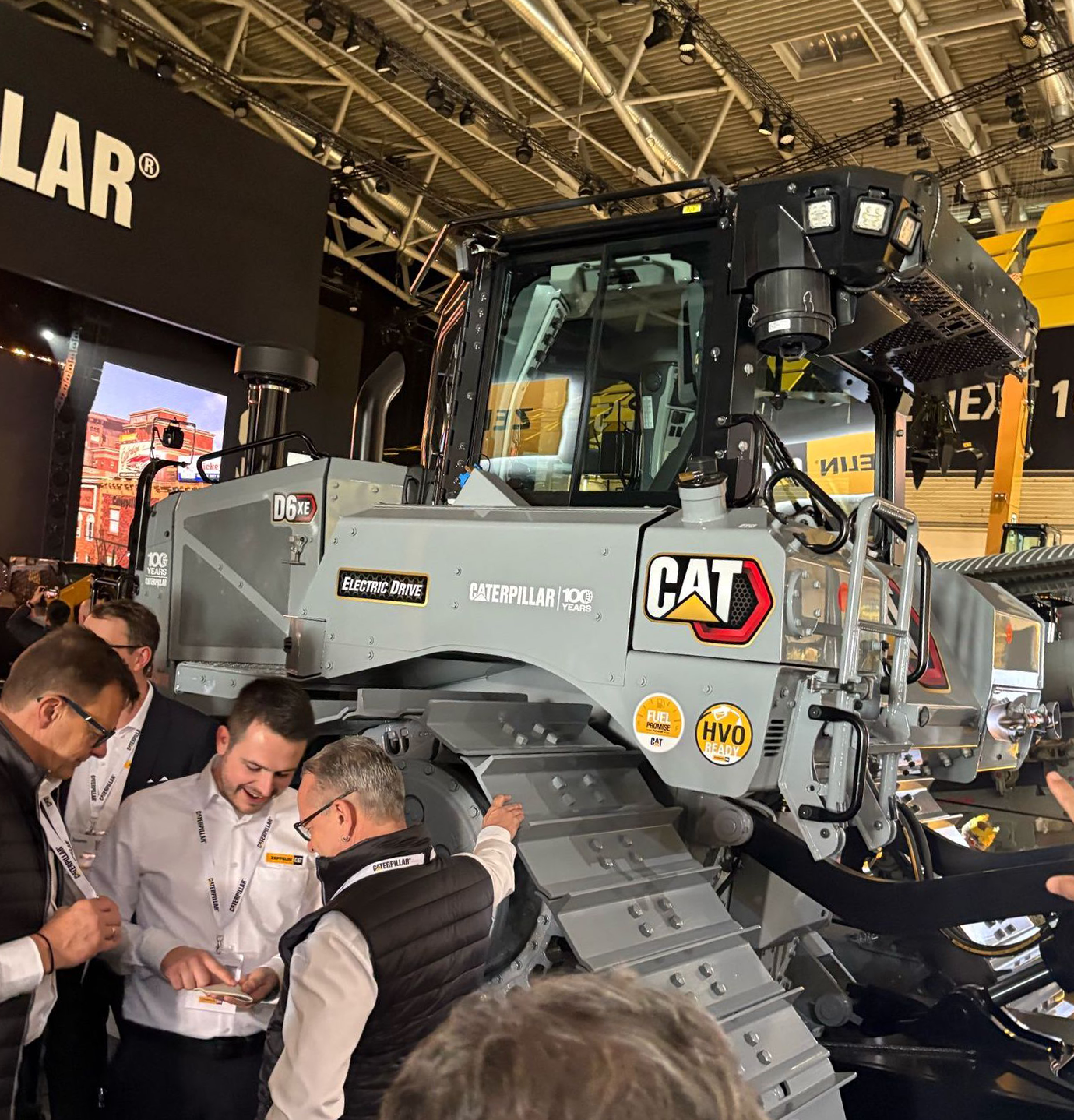 Caterpillar D6 high drive electric drive Dozer.png