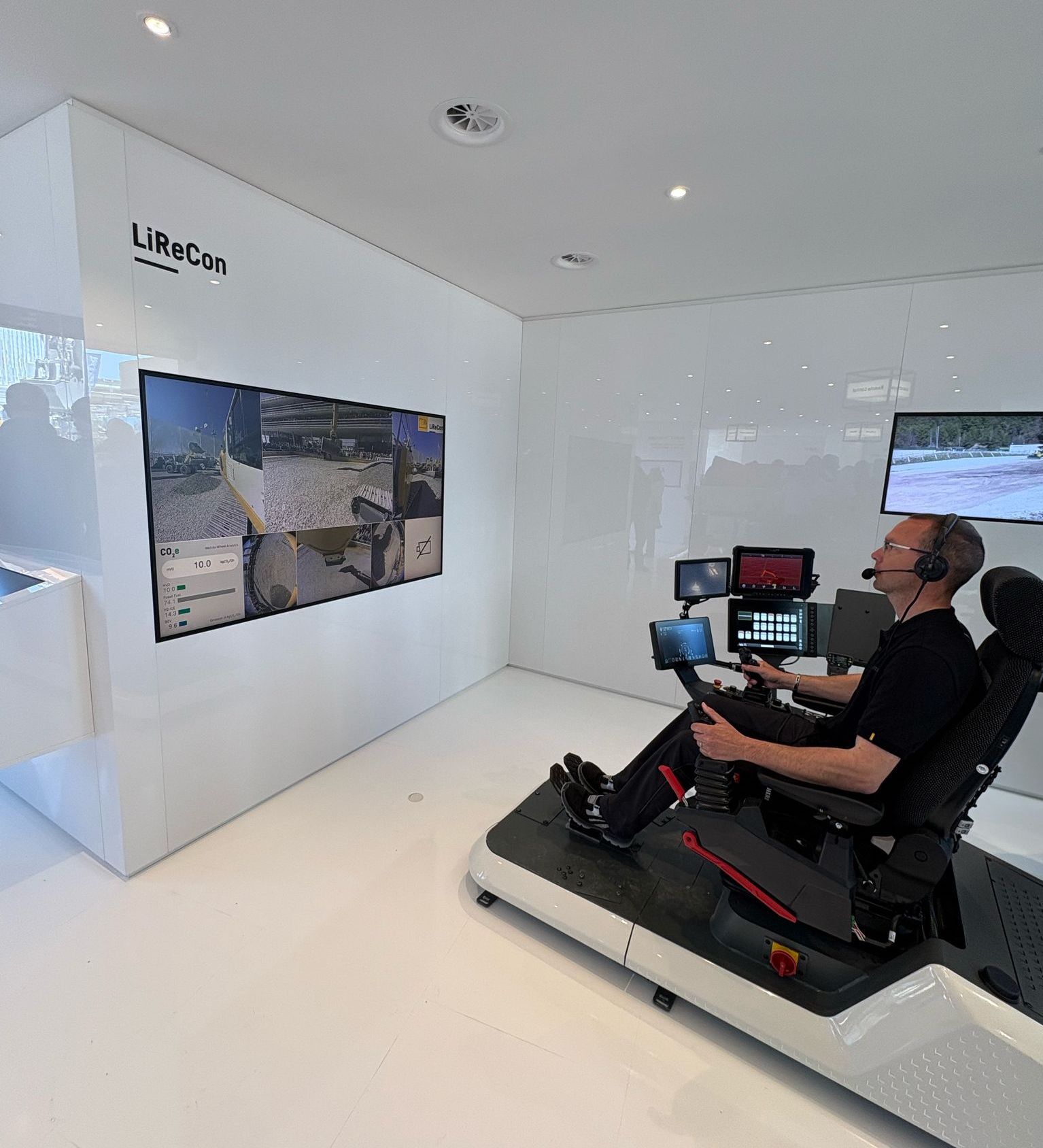 Liebherr LiReCon remote control system.jpg